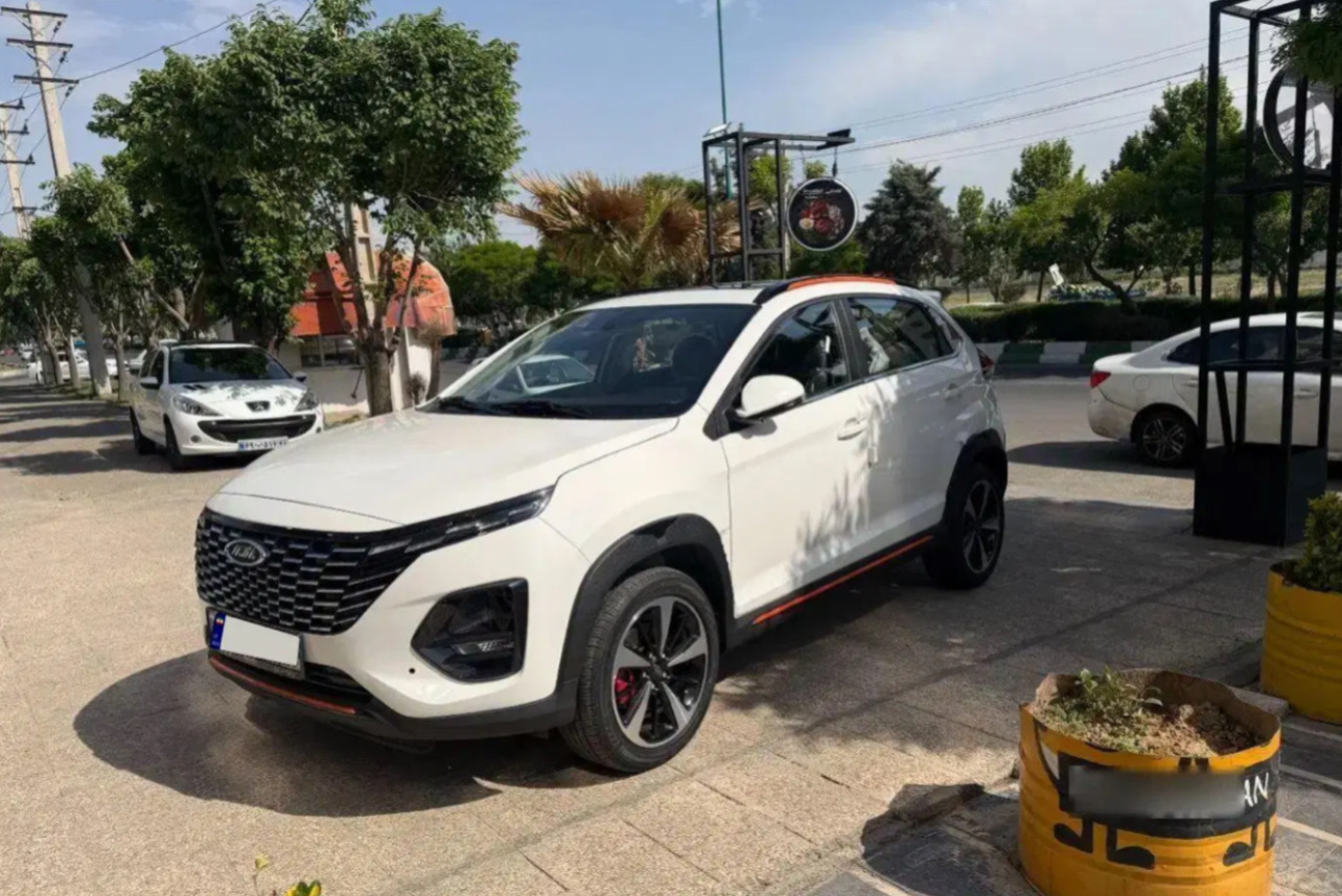 ام وی ام X33 کراس مدل ۱۴۰۴